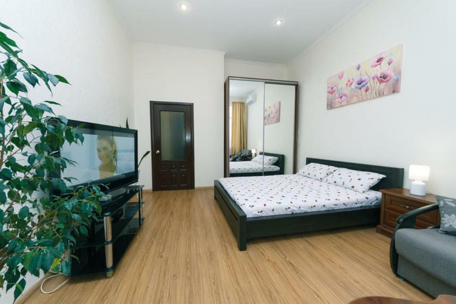 Apartment On Saksahanskoho Street Kiev Exteriör bild
