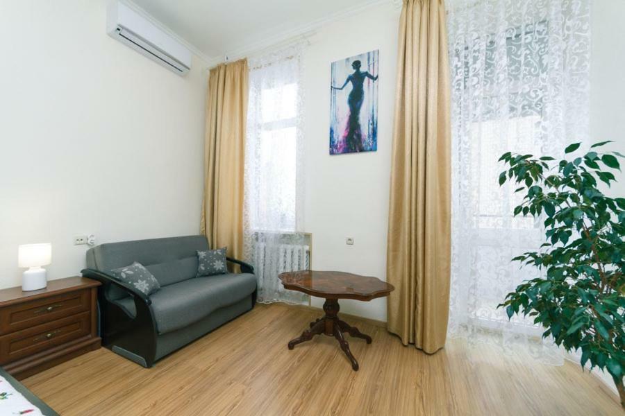 Apartment On Saksahanskoho Street Kiev Exteriör bild