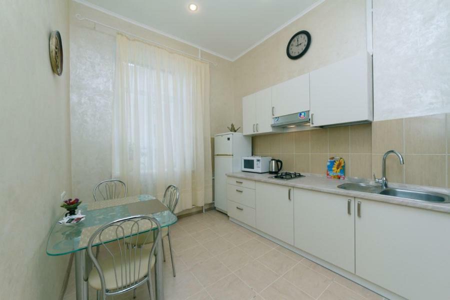 Apartment On Saksahanskoho Street Kiev Exteriör bild