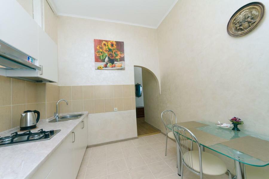 Apartment On Saksahanskoho Street Kiev Exteriör bild
